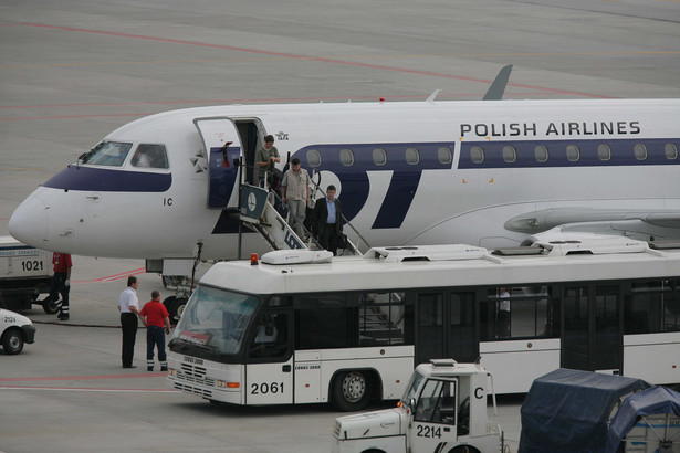 1 mln 77 tys. pasażerów odprawiono na warszawskim Lotnisku Chopina w czerwcu tego roku.