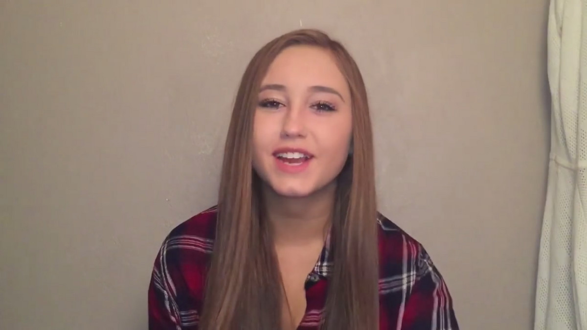 Nie żyje wokalistka i vlogerka Hannah Stone. 16-latka zmarła w jednym ze szpitali w Nowym Jorku. Miała tam trafić po próbie samobójczej.