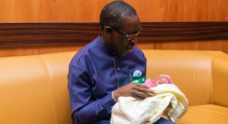 Okowa presents two million naira to baby born at PDP campaign rally