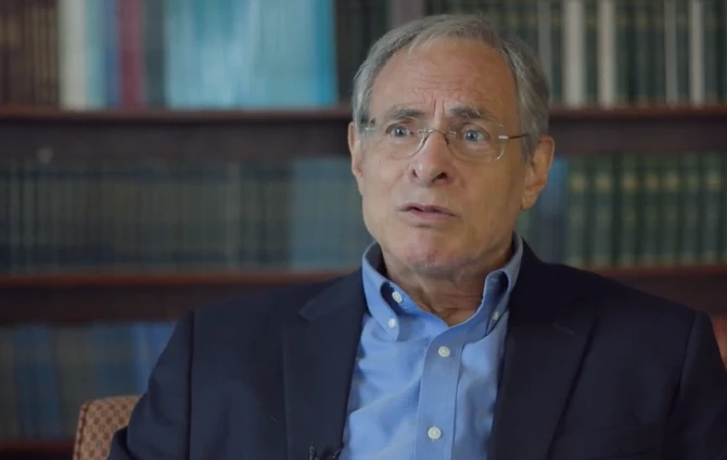 Brus Grejson je ugledan psihijatar