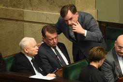 Jarosław Kaczyński, Mariusz Błaszczak i Zbigniew Ziobro w Sejmie.