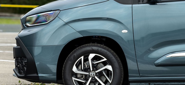 Oto nowa Toyota z silnikiem 2.0/144 KM. Ile kosztuje?