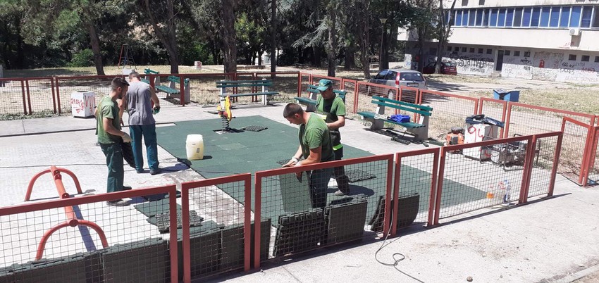 U požaru su izgorele sprave i gumena podloga