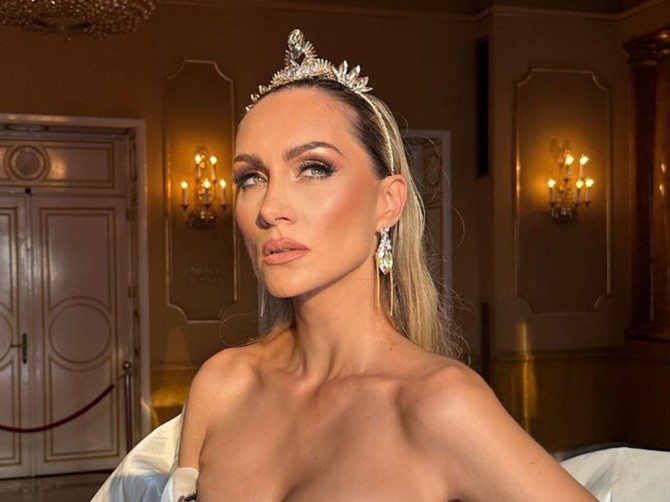 Jelena Gavrilović u izdanju stvorenom za princeze - ovo izgleda prosto savršeno!