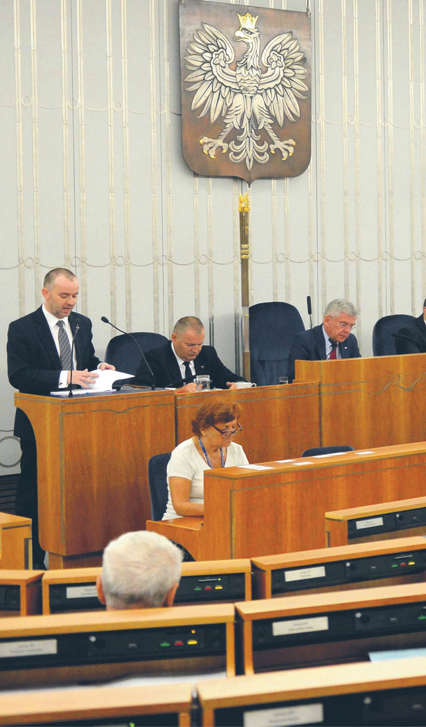 "Senat zajmie się pakietem antykryzysowym najszybciej, jak to jest możliwe," - poinformował w sobotę marszałek Senatu Tomasz Grodzki.