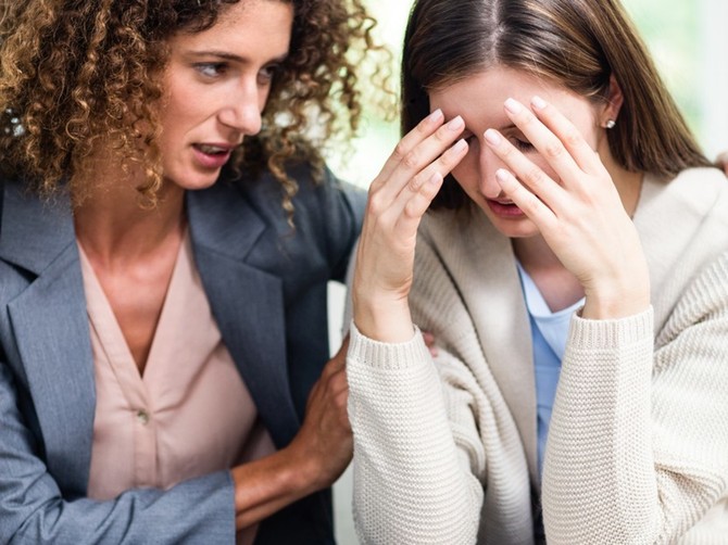 Podaci pokazuju da je veliki broj ljudi kad imaju problem pre obrate članovima porodica i prijateljima i da oklevaju da odmah potraže stručnu pomoć, a razlog je strah od stigme i diskriminacije