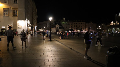 Kraków: mieszkańcy Starego Miasta mają dość "nocnej masakry". Wpadli na nietypowy pomysł