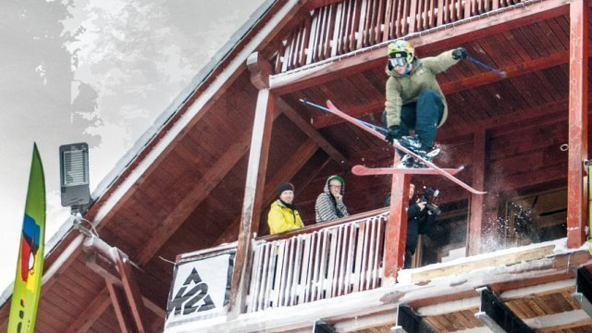 17 lutego b.r. w Ski Centrum Czarny Groń w Rzykach k. Andrychowa odbyło się wielkie narciarskie show. Kolejna edycja nietypowej imprezy Przejazd przez Knajpę 2018 przyciągnęła wielu uczestników oraz widzów.