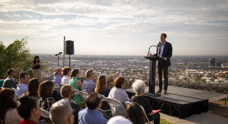 Hickenlooper Exits as O'Rourke Presses On: This Week in the 2020 Race