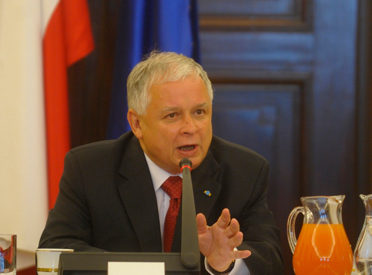 Dziś prezydent pogrzebie medialną reformę PO