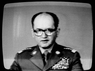 Wojciech Jaruzelski ogłasza wprowadzenie stanu wojennego, 13 grudnia 1981 r.