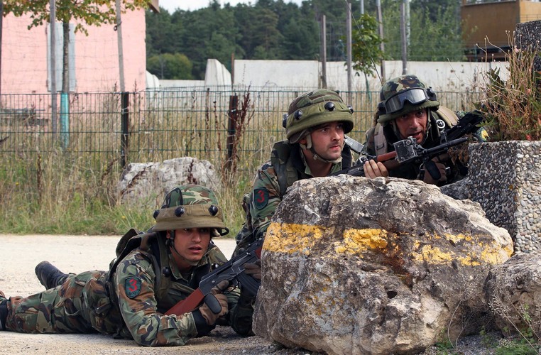Amerykańscy spadochroniarze ćwiczą w Niemczech
