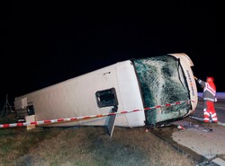 Polski autokar wypadł z autostrady. Groźny wypadek w Niemczech