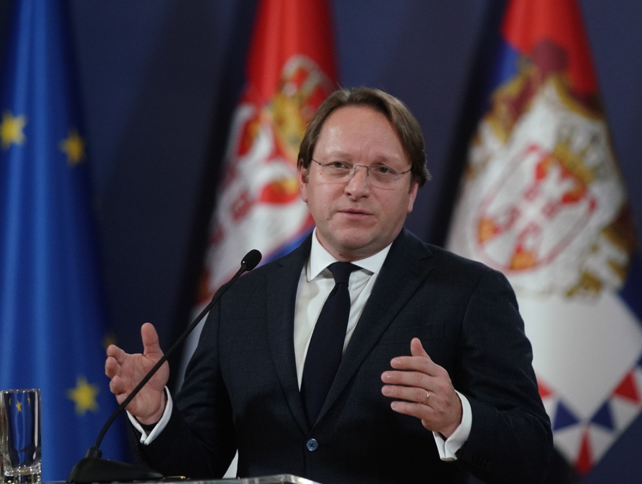 Varhelji: Srbija postiže uspehe u ekonomiji, ali i u unapređenju pravosuđa