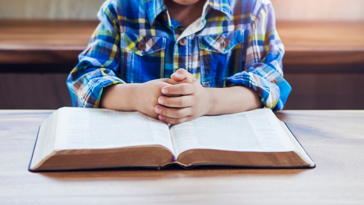 Religia i etyka w szkole. Maleje odsetek uczniów na religii, rośnie opcja zerowa