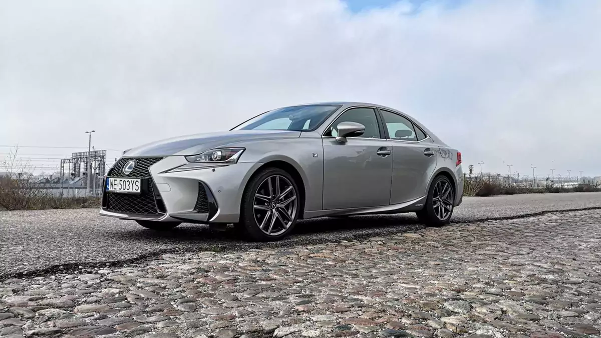 Lexus IS 300h