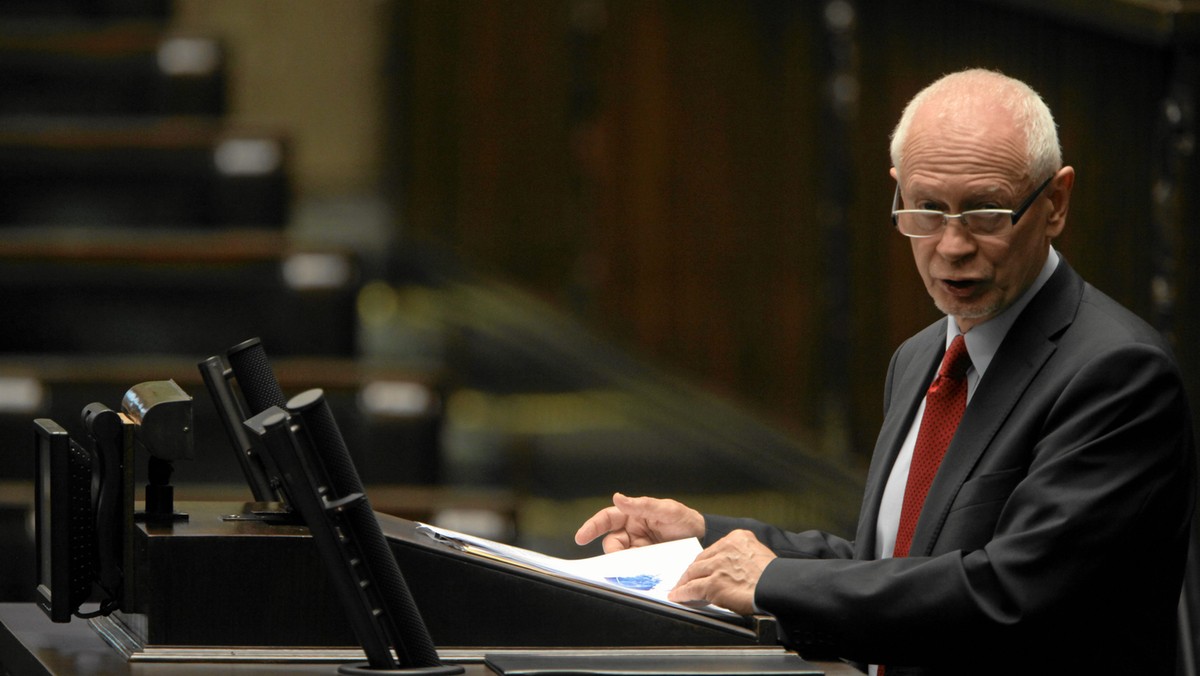 Jest szansa na kompromis - ocenili uczestnicy poniedziałkowego spotkania w MAC, z którymi rozmawiała PAP. Przedstawiciele zespołu rządowego oraz mniejszych Kościołów i związków wyznaniowych rozmawiali o likwidacji Funduszu Kościelnego i zastąpieniu go odpisem podatkowym.