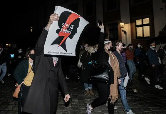 Sąd uniewinnił studentkę. W czasie protestów krzyczała "j**** PiS"