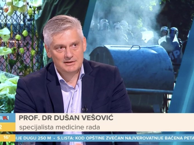 Prof dr Dušan Vešović