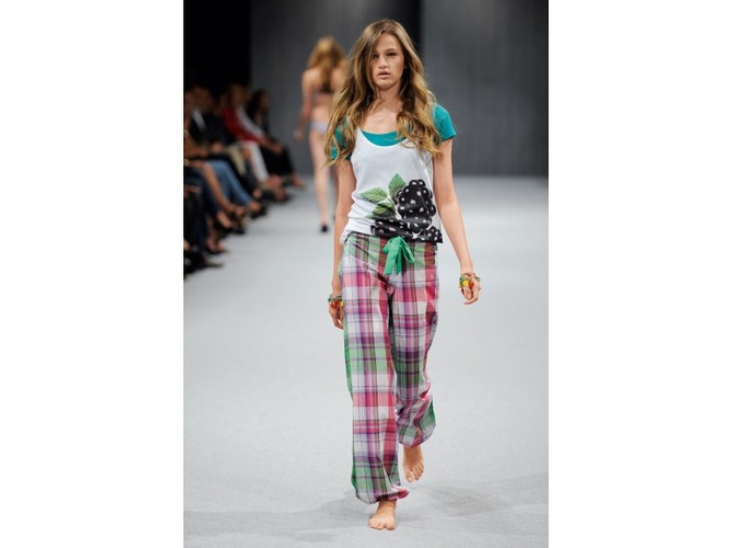 Bieliźniane figle-migle - kolekcja bielizny United Colors of Benetton na lato 2011.