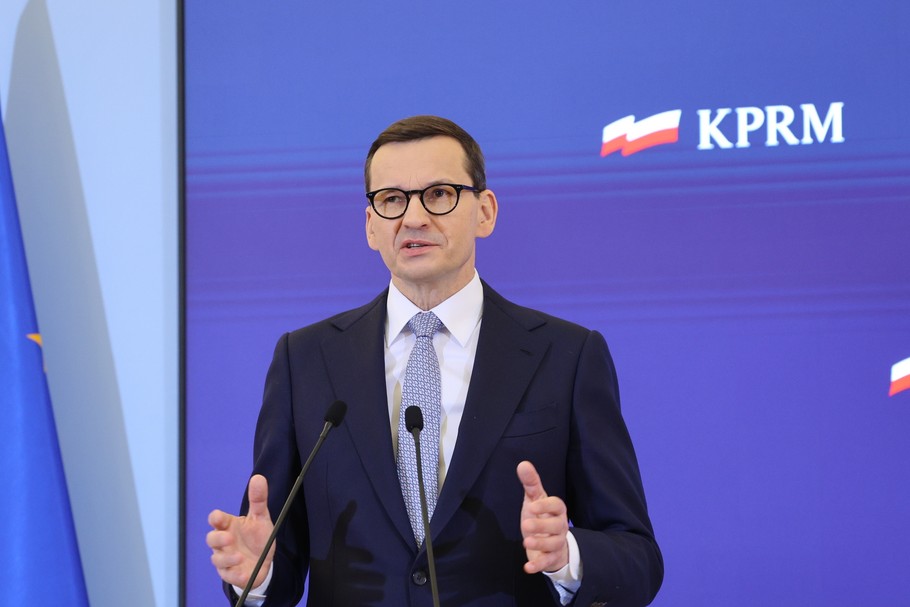 Premier Mateusz Morawiecki zapowiedział drugą odsłonę tarczy antyinflacyjnej. Nowe rozwiązania podatkowe mają zacząć obowiązywać od 1 lutego 2022 r. Najważniejsze z nich to obniżenie VAT na żywność i paliwa