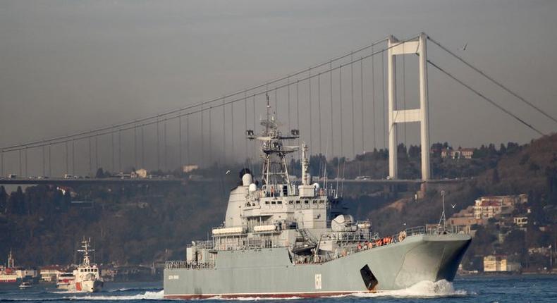 L'Ukraine affirme avoir détruit un navire russe en mer Noire h