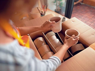 Poddające się recyklingowi  lub kompostowane w warunkach domowych powinny być dzisiaj zarówno produkty, jak i opakowania.