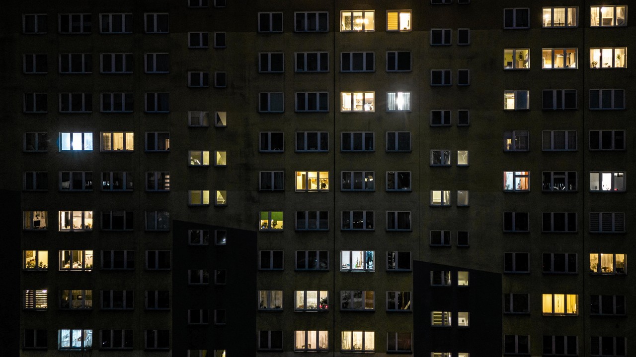 Jak zabezpieczyć mieszkanie przed majówką? Policja radzi, jak zmylić złodziei