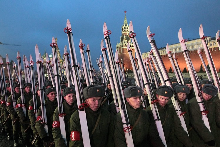 Historyczna parada na Placu Czerwonym