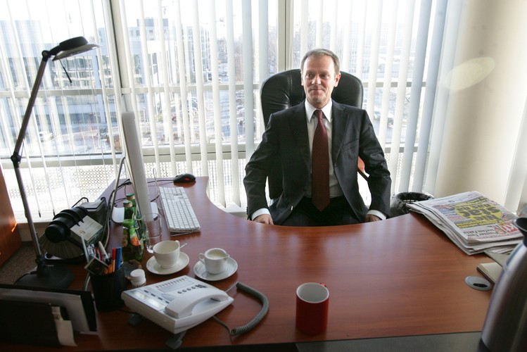 Premier czuje się w nowej roli jak ryba w wodzie