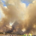 Płoną lasy na Rodos. Ewakuacja tysięcy osób, wiatr pogorszy problem