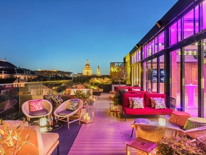 Újabb skybar Budapesten, amit fel kell fedeznetek! Csincsin!