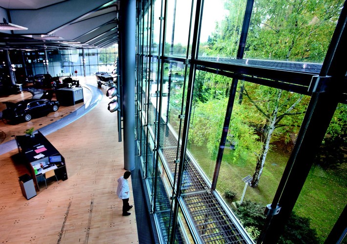 Szklana fabryka Volkswagena w Dreźnie kończy 10 lat