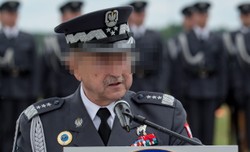 Były dowódca generalny rodzajów sił zbrojnych Lech M. usłyszał zarzuty. W tle łapówki i "Air Show"