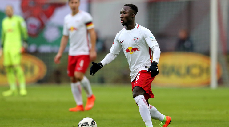 Naby Keita a mérkőzés után lett rosszul/Fotó: AFP