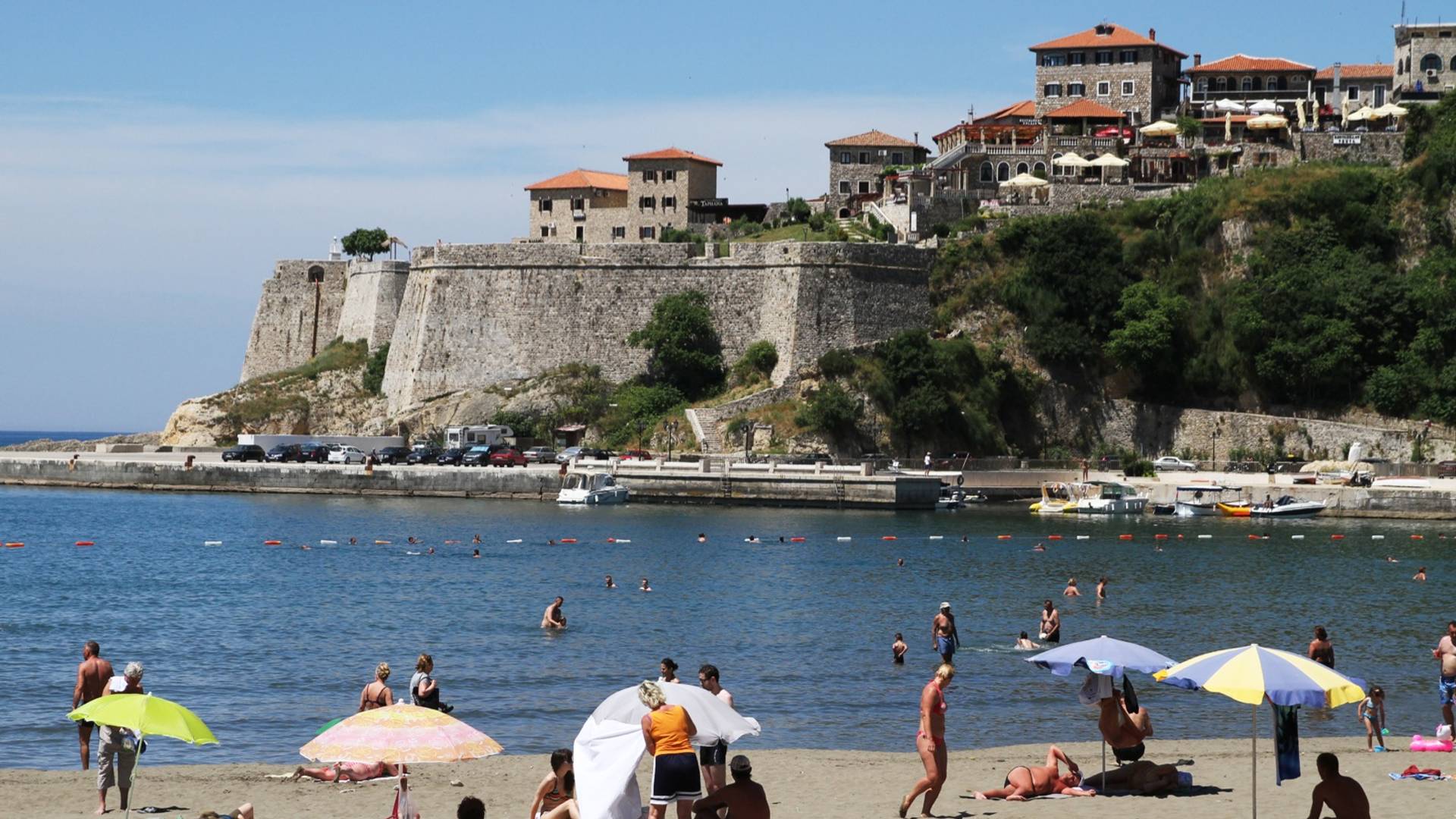 Ako ne umremo od korone, umrećemo od gladi - Crnogorci u ogromnim problemima zbog loše sezone