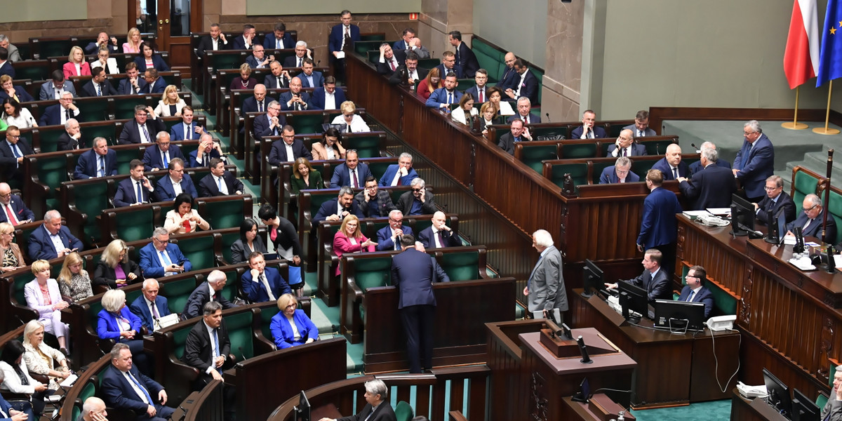 Lex Tusk znów w Sejmie. Posłowie na sali obrad Sejmu w Warszawie, 13 czerwca 2023 r. 