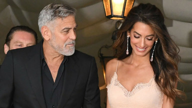 George Clooney nie mógł oderwać wzroku od żony. Wybrała nieoczywistą kreację