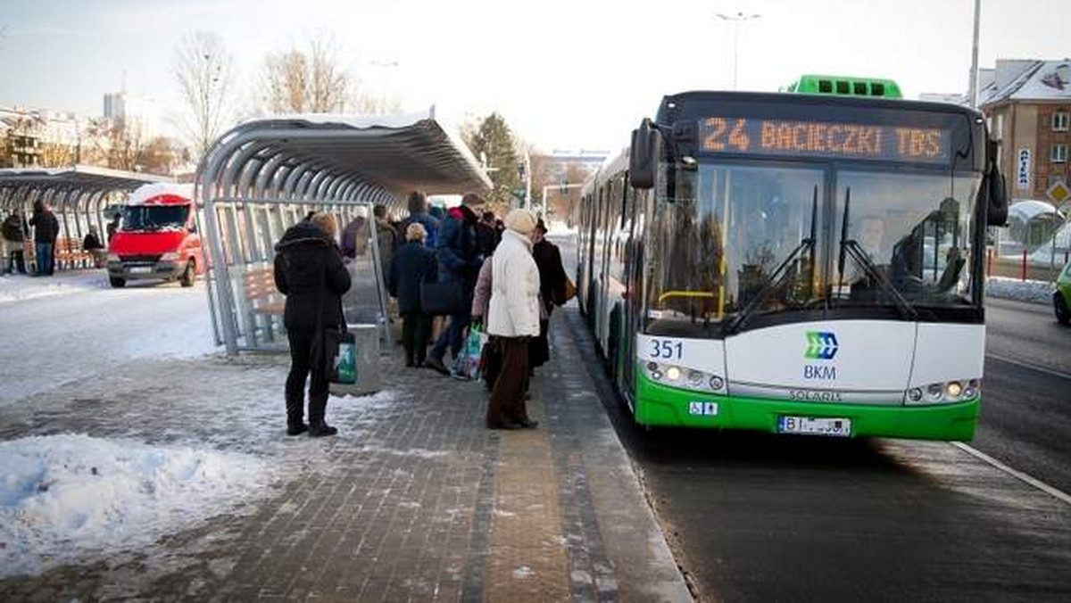 - Za kilkanaście miesięcy będzie można ocenić, jakie są skutki zmian w systemie biletów komunikacji miejskiej w Białymstoku - uważają radni PiS, z których inicjatywy od dzisiaj w autobusach można używać też biletów minutowych i grupowych.