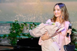 Marina otworzyła jesienny sezon na tarasie. Jeden ELEMENT robi wrażenie [FOTO]