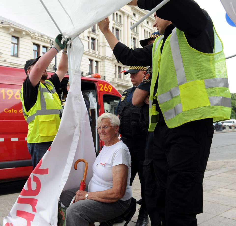 Namiot "Solidarnych" zlikwidowany