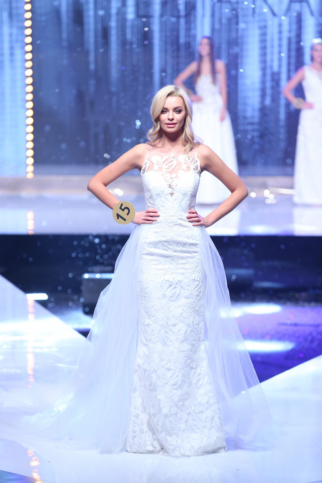 Karolina Bielawska podczas finału konkursu Miss Polonia 2019