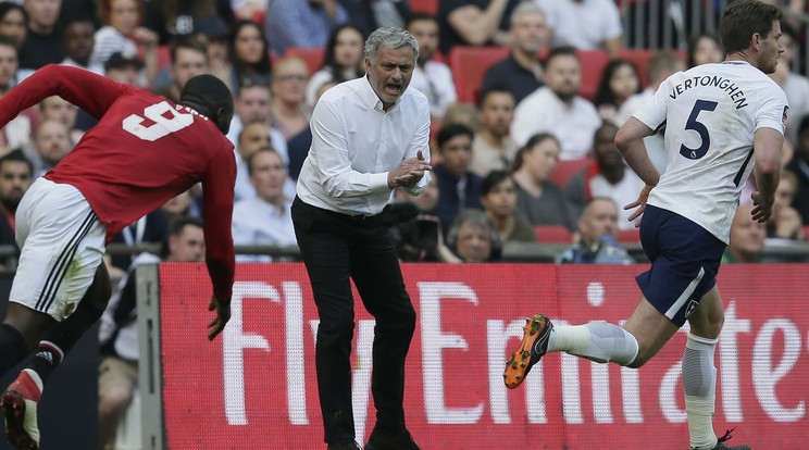 Mourinho még a Manchester United edzőjeként, a Tottenham ellen / Fotó: Northfoto