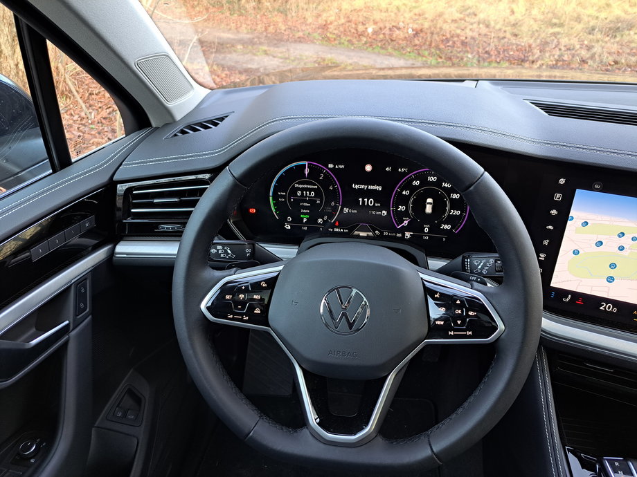 Volkswagen Touareg to w zasadzie auto klasy premium, a jedyny problem to logo popularnej marki.