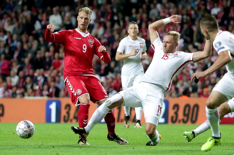 Kamil Glik (P) i Nicolai Joergensen (L)