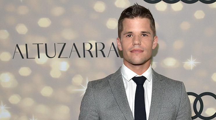 Charlie Carver legismertebb szerepe a Teen Wolf -  Farkasbőrben című sorozatban nyújtott alakítása