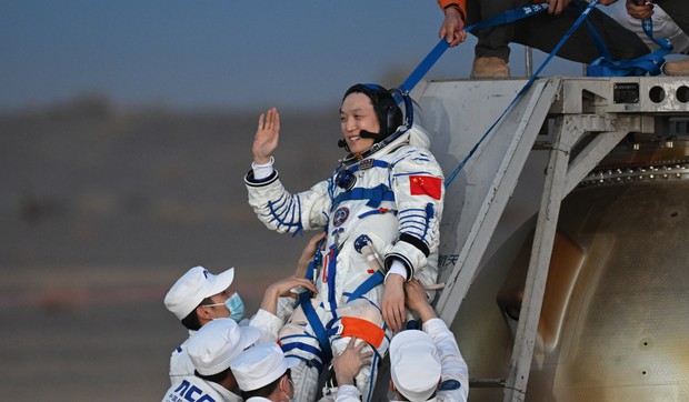 Kineski astronauti iz misije Šendžou-21 sleteli na Zemlju