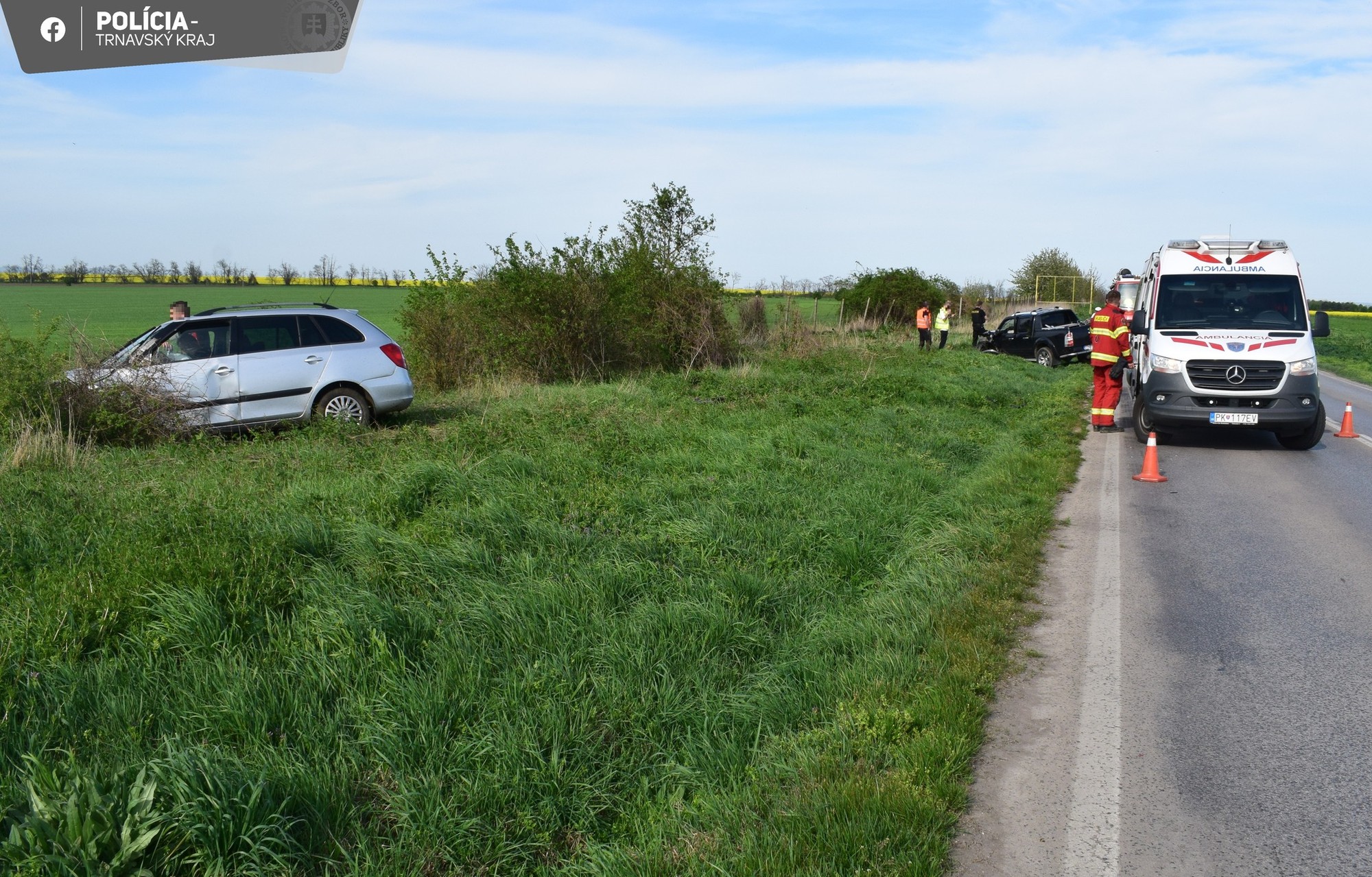Tri osobné autá sa zrazili na ceste medzi Trnavou a obcou Ružindol.