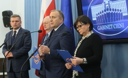 Schetyna: Rok rządów PiS był konsekwencją oszustwa wyborczego