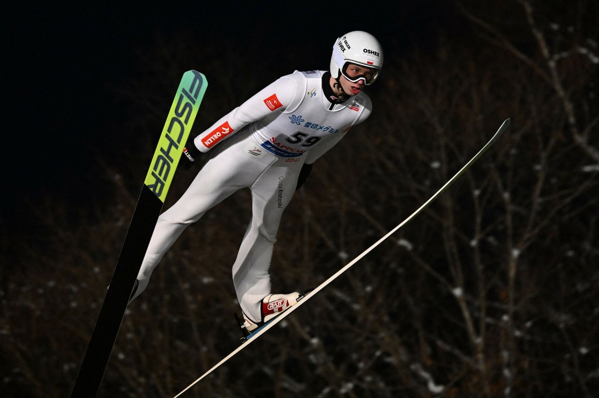 PŚ w skokach. Tomasiak najlepszy z biało-czerwonych w kwalifikacjach w Sapporo